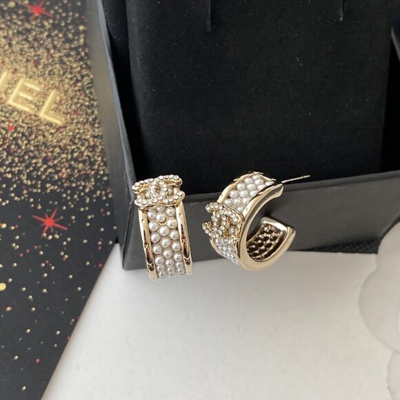 Chanel Pearl Earrings - Picture 2 of 5